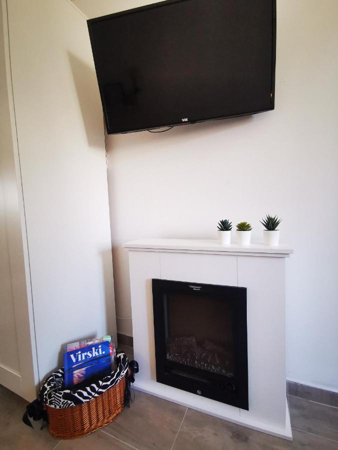 Apartment4Two - Studioapartment Вир Екстер'єр фото