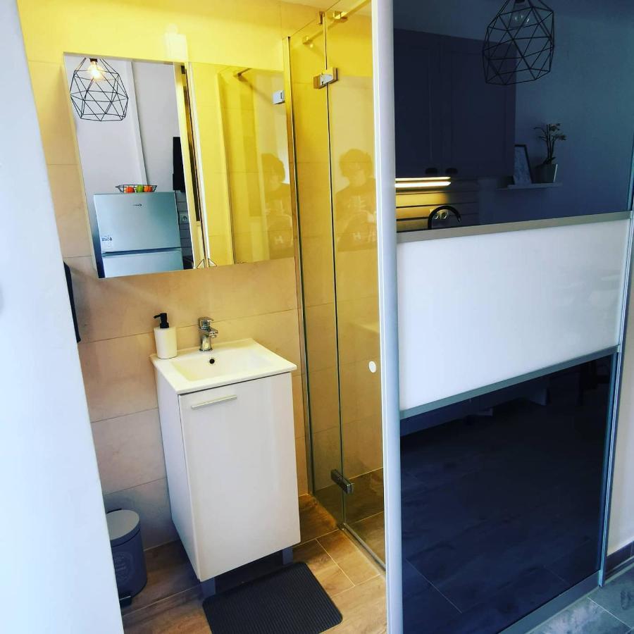 Apartment4Two - Studioapartment Вир Екстер'єр фото